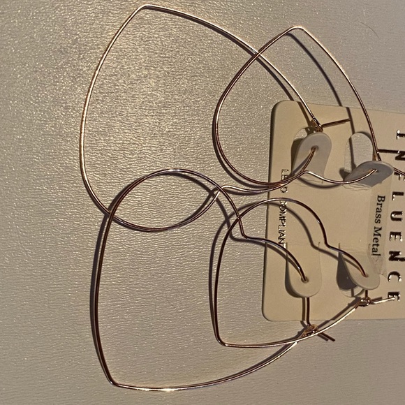 2 Sets Rose Gold Pierced Heart Earrings NWT Gift - Picture 4 of 4